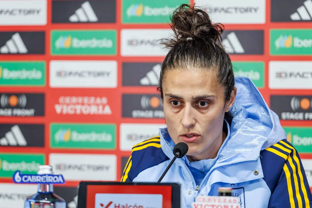 La seleccionadora espa&ntilde;ola de f&uacute;tbol femenino, Montse Tom&eacute;,.durante la rueda de prensa previa al partido que les enfrenta ma&ntilde;ana  a la Rep&uacute;blica Checa, este lunes en el estadio de El Plant&iacute;o, en Burgos. EFE/Santi Otero