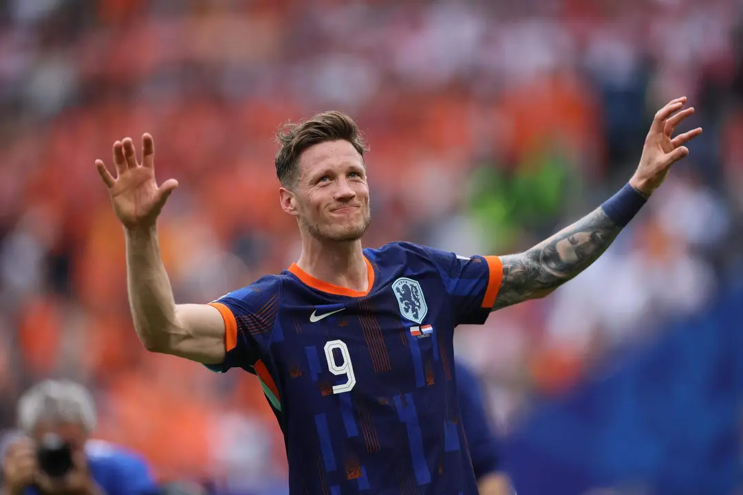 Wout Weghorst, delantero de los Pa&iacute;ses Bajos, tras marca a Polonia en Hamburgo, Alemania.. EFE/EPA/Leszek Szymanski