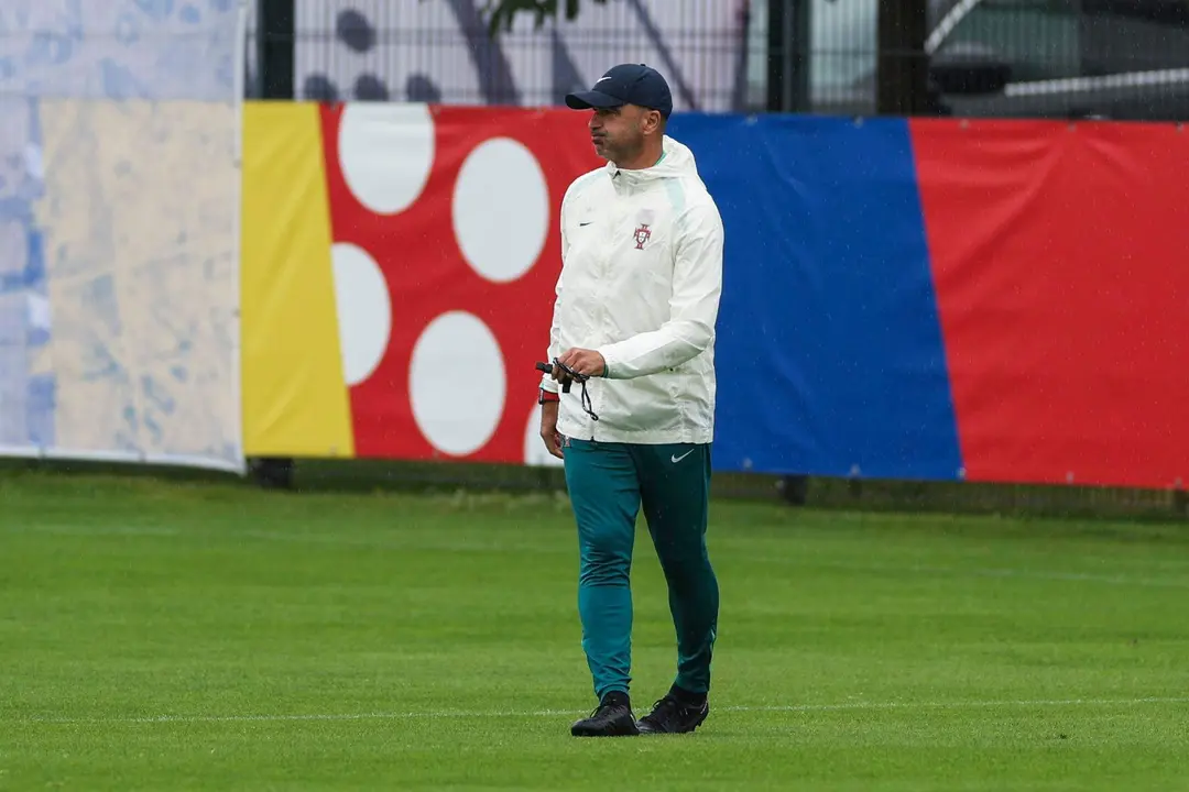 El seleccionador de Portugal de f&uacute;tbol, el espa&ntilde;ol Roberto Mart&iacute;nez en Marienfeld, Harsewinkel, (Alemania. EFE/EPA/MIGUEL A. LOPES