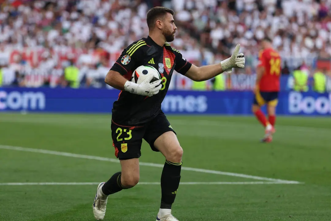 El portero espa&ntilde;ol Unai Simon, durante el partido contra Alemania en los cuartos de final de la Eurocopa. EFE/EPA/FRIEDEMANN VOGEL
