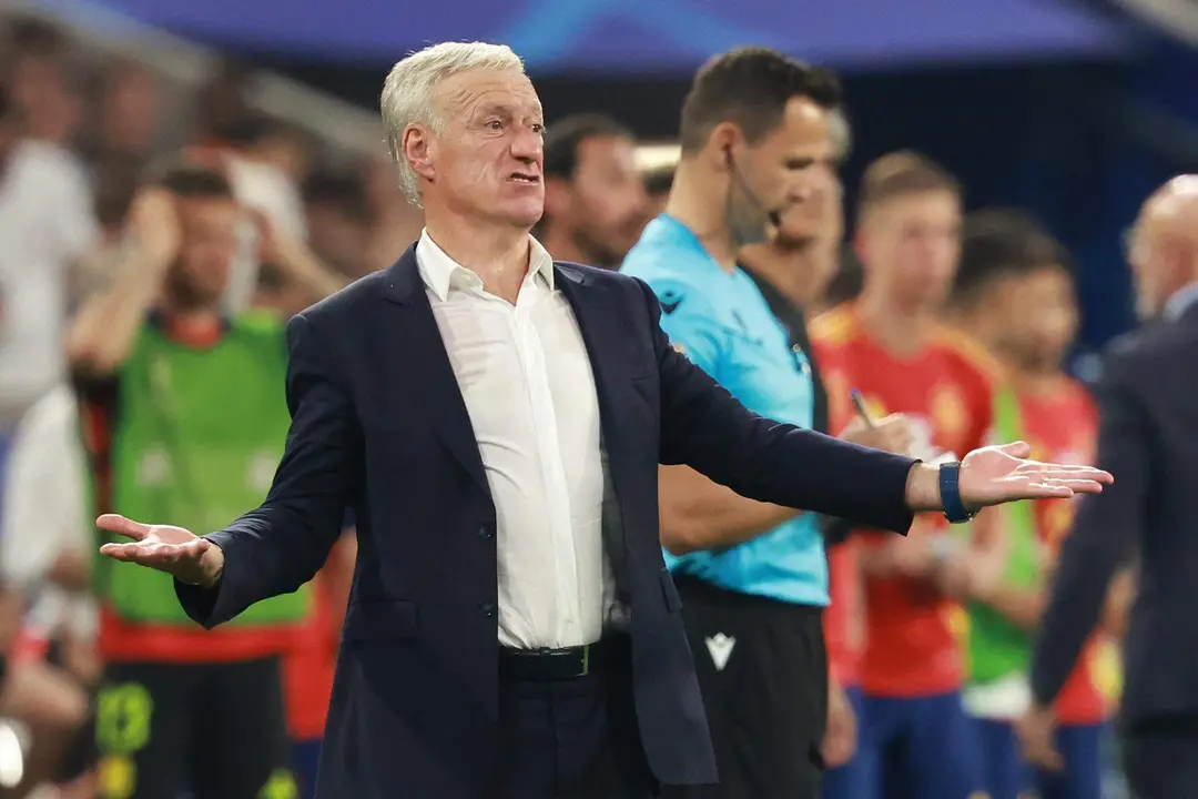 El seleccionador Didier Deschamps en M&uacute;nich durante el partido de semifinales ante Espa&ntilde;a. EFE/EPA/CLEMENS BILAN/Archivo
