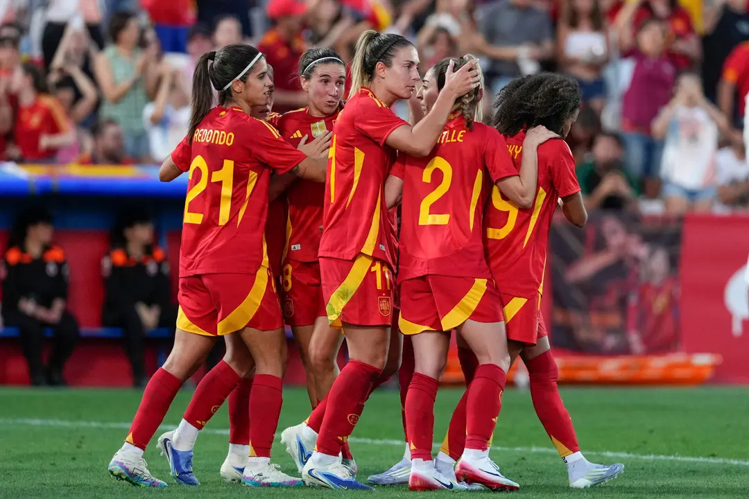 Las jugadoras espa&ntilde;olas celebran el gol del empate de Claudia Pina durante el partido amistoso ante Jap&oacute;n el pasado viernes 27. EFE/Borja S&aacute;nchez-Trillo