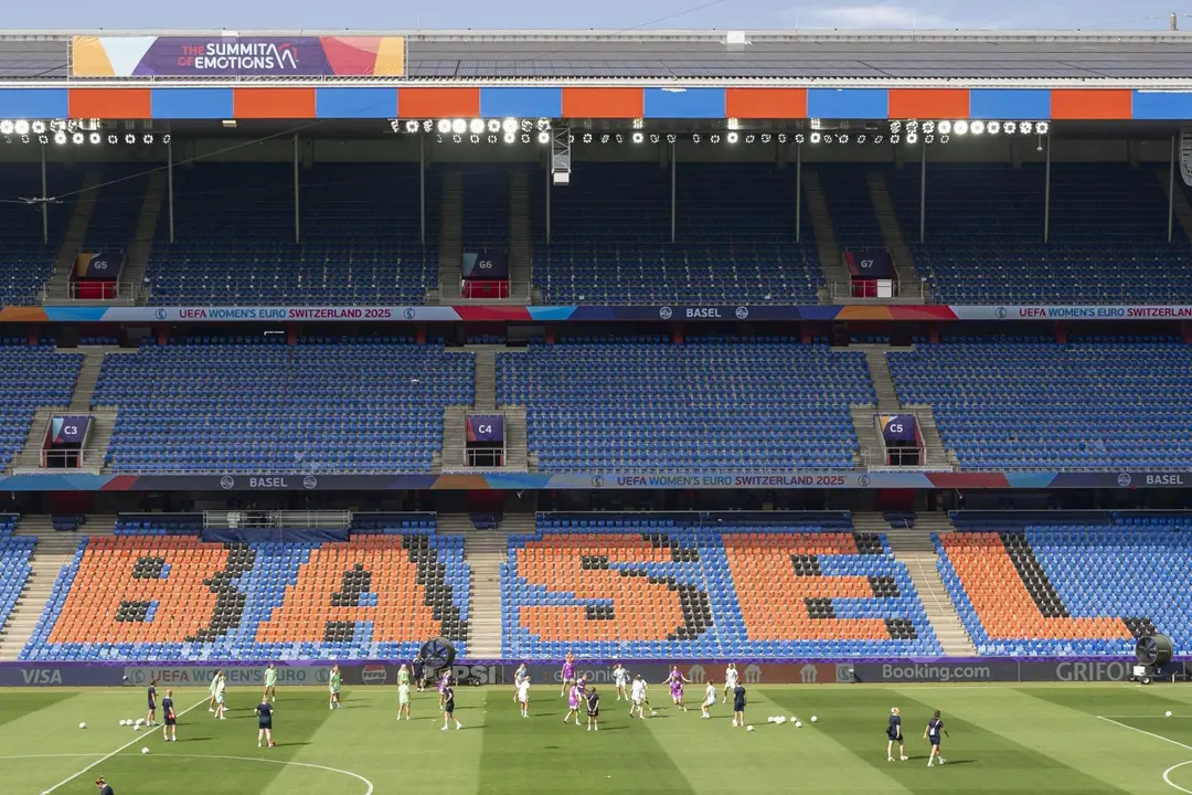 Entrenamiento de Noruega en el estadio St. Jakob-Park de Basilea.EFE/EPA/GEORGIOS KEFALAS