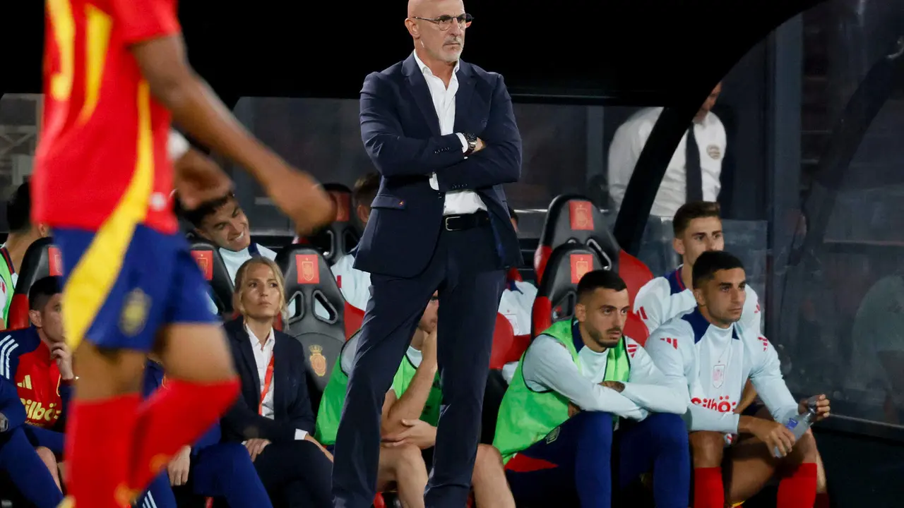 El entrenador de la selecci&oacute;n espa&ntilde;ola, Luis de La Fuente, en una foto de archivo. EFE/Cati Cladera