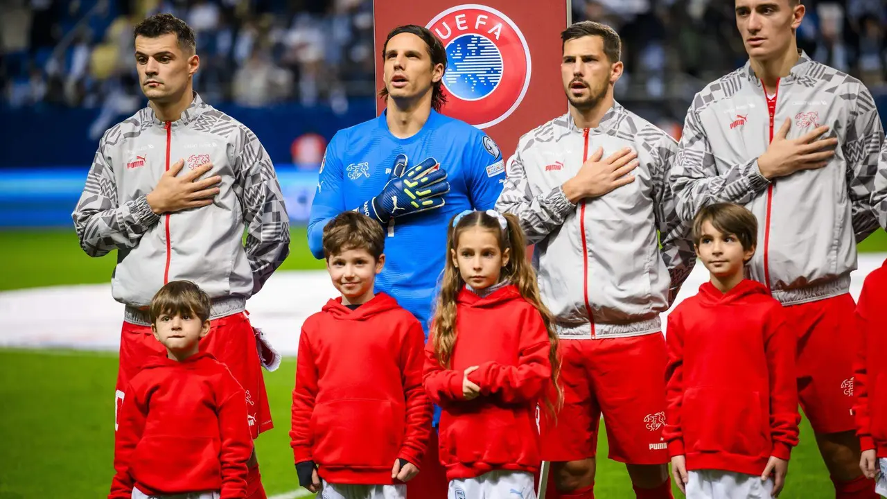 Granit Xhaka, Yann Sommer, Remo Freuler y Cedric Zesiger, en una foto de archivo. EFE/EPA/LAURENT GILLIERON