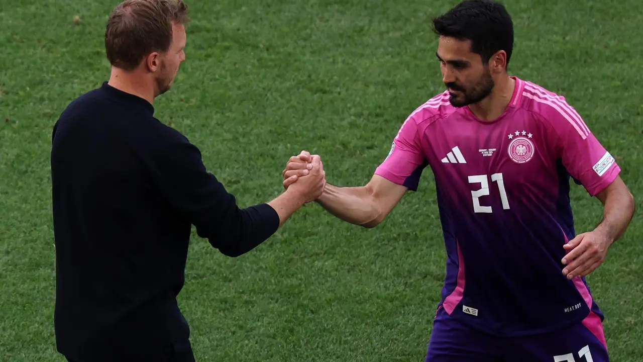 El alem&aacute;n Ilkay Gundogan en acci&oacute;n ante el h&uacute;ngaro en Stuttgart, Alemania. EFE/EPA/MOHAMED MESSARA