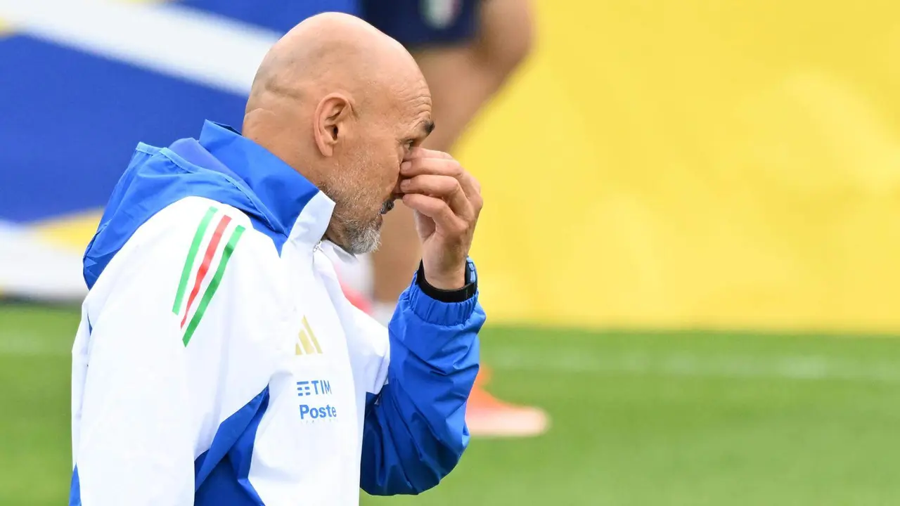 Imagen de archivo del seleccionador italiano, Luciano Spalletti, durante un entrenamiento en la Eurocopa EFE/EPA/Daniel Dal Zennaro