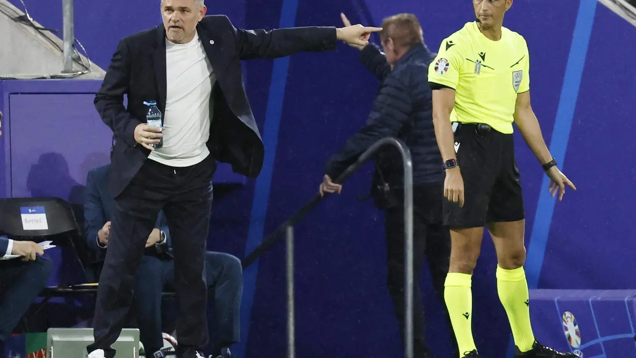 Willy Sagnol (L), entrenador de Georgia en la UEFA EURO 2024. EFE/EPA/ROBERT GHEMENT