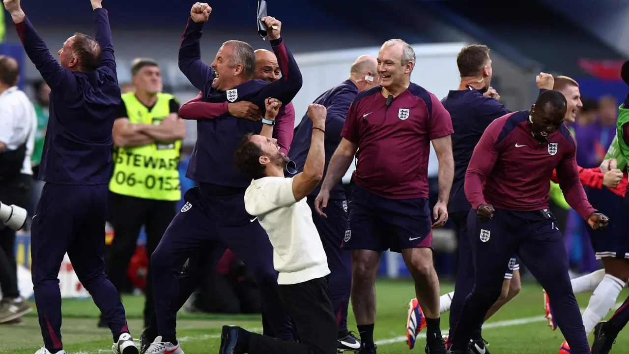 Gareth Southgate, seleccionador de Inglaterra, tras el partido de cuartos que han jugado Inglaterra y Suiza en D&uuml;sseldorf, Alemania. EFE/EPA/ANNA SZILAGYI