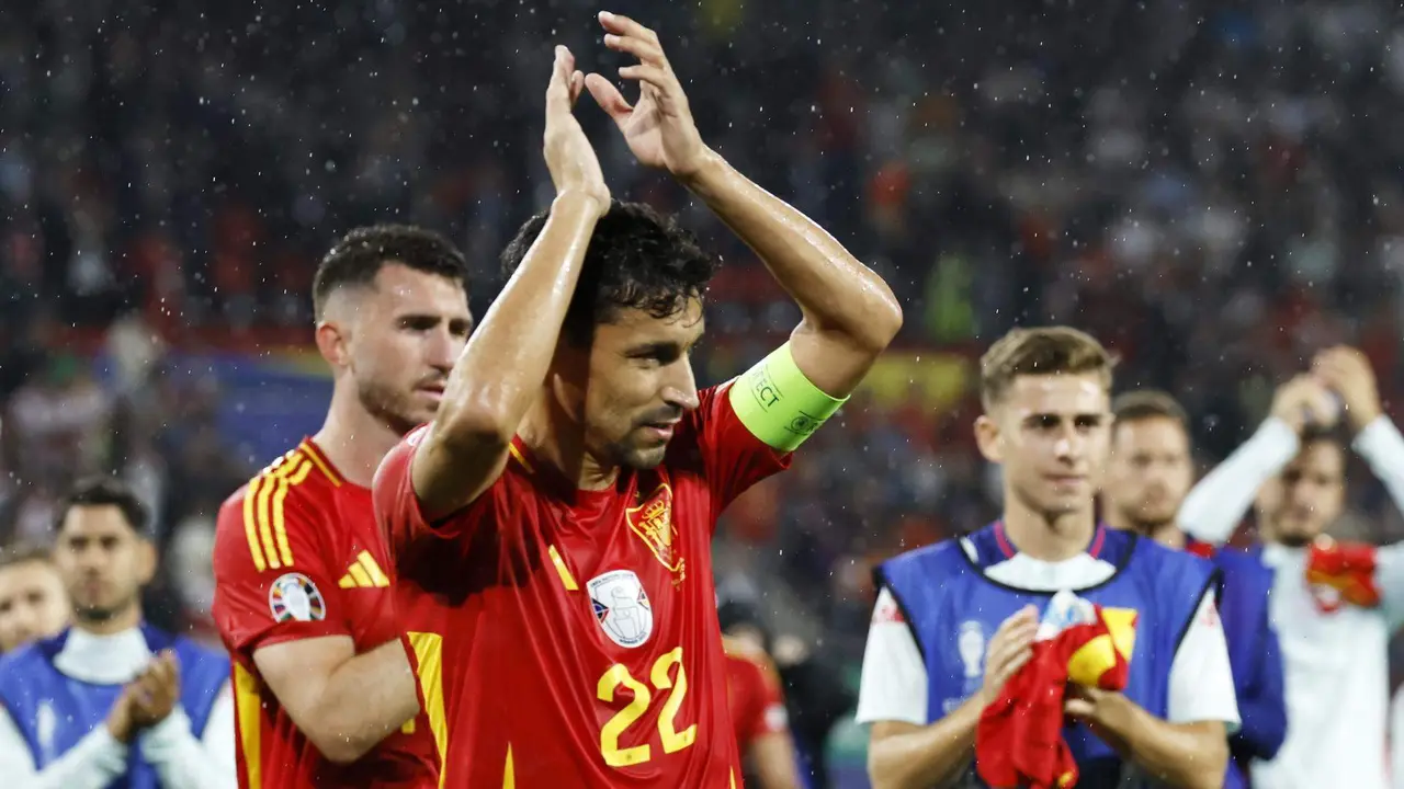El lateral derecho Jes&uacute;s Navas en el partido de la fase de grupos ante Italia. EFE/EPA/ROBERT GHEMENT